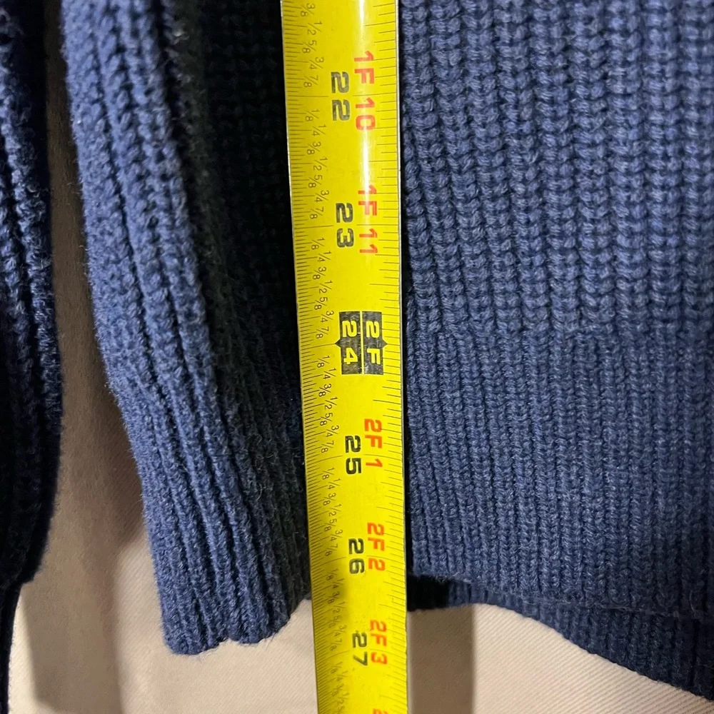 2 for $60🌺 Tommy Bahama Navy Blue Crew Neck Sweater - Picture 8 of 9
